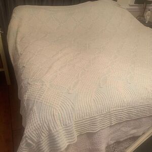 White on‎ Robins Egg Blue Chenille Bedspread 80" x 100" Cottage Core Romantic